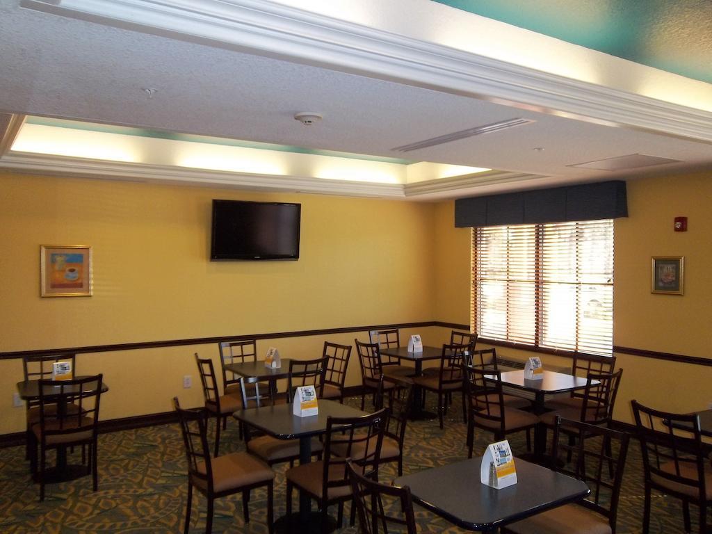 Comfort Inn & Suites Northeast - Gateway St. Petersburg Luaran gambar