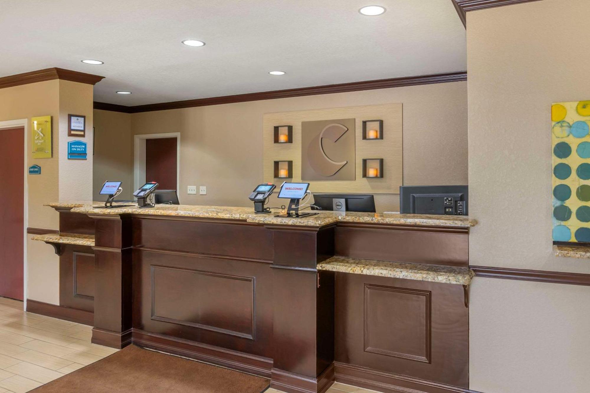 Comfort Inn & Suites Northeast - Gateway St. Petersburg Luaran gambar