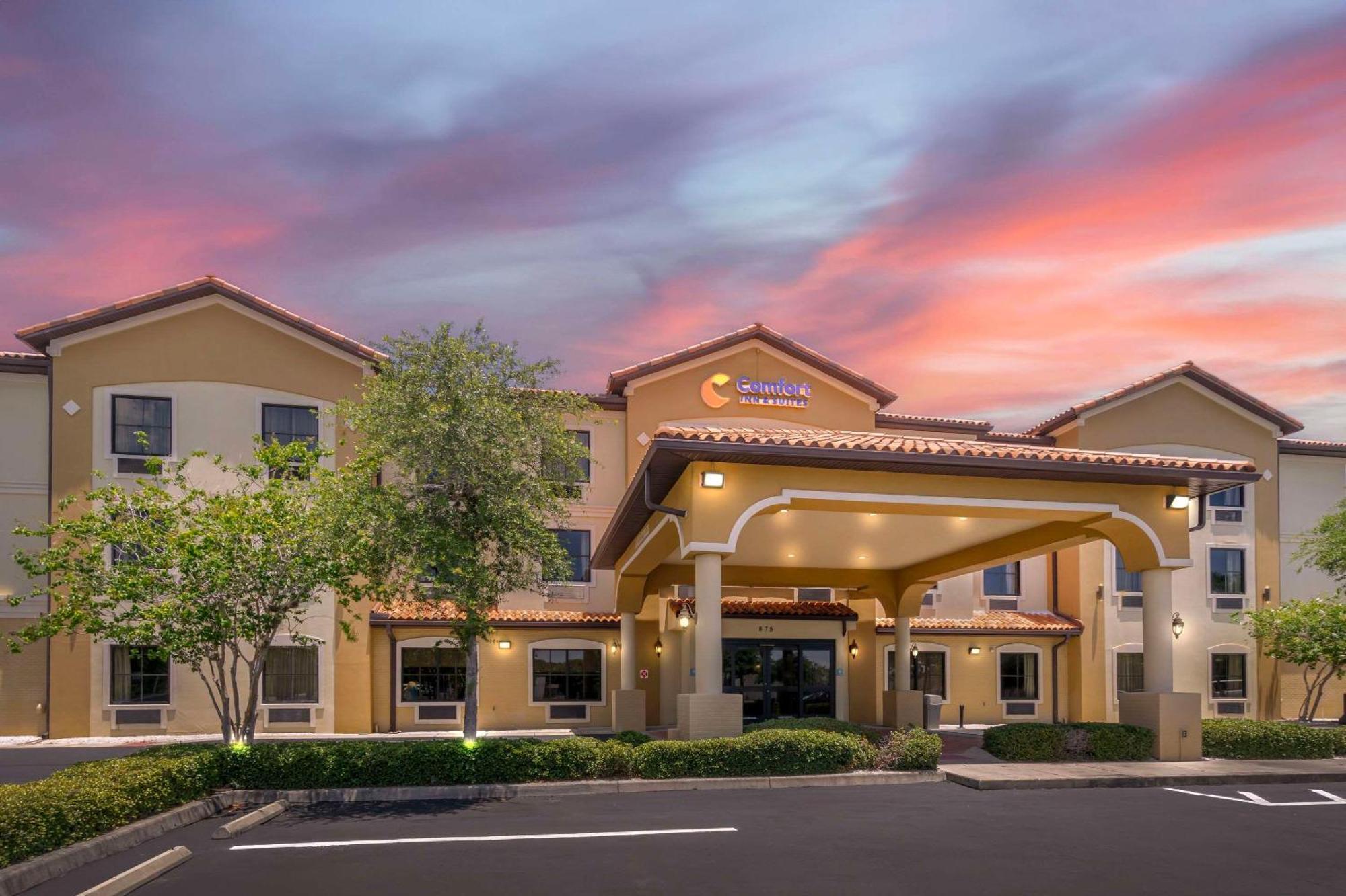 Comfort Inn & Suites Northeast - Gateway St. Petersburg Luaran gambar